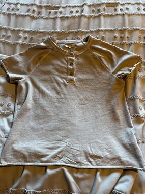 Madewell women’s  Short-Sleeve Henley Top in Light Gray